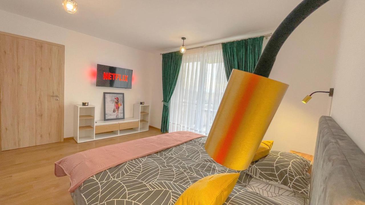 Dreamview Apartment With Private Parking Brasov Exterior photo