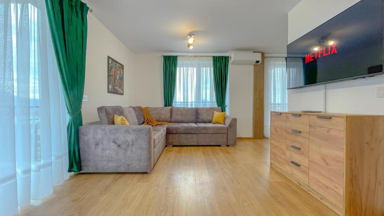 Dreamview Apartment With Private Parking Brasov Exterior photo