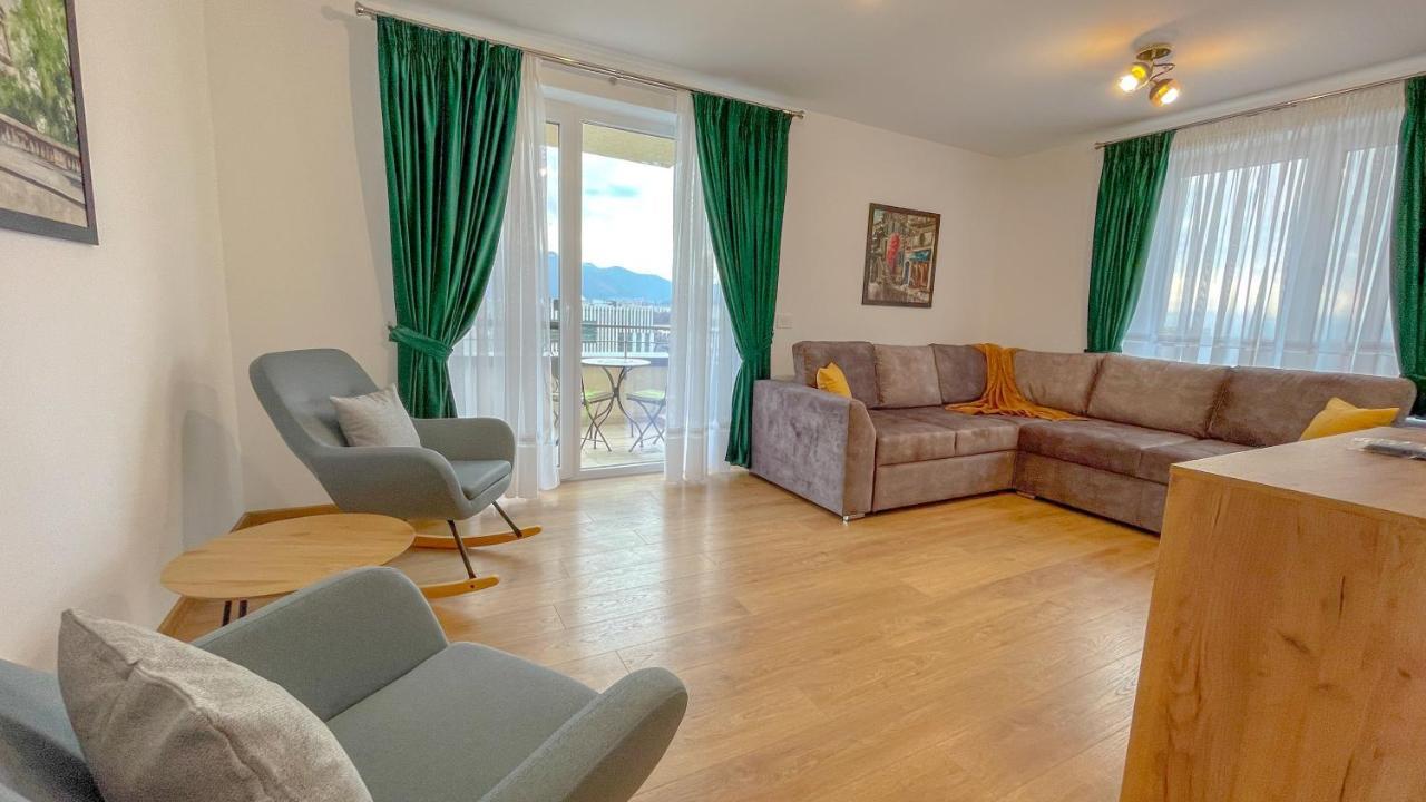 Dreamview Apartment With Private Parking Brasov Exterior photo