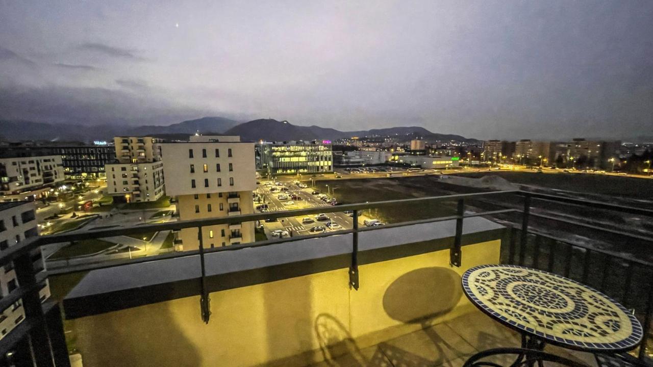 Dreamview Apartment With Private Parking Brasov Exterior photo