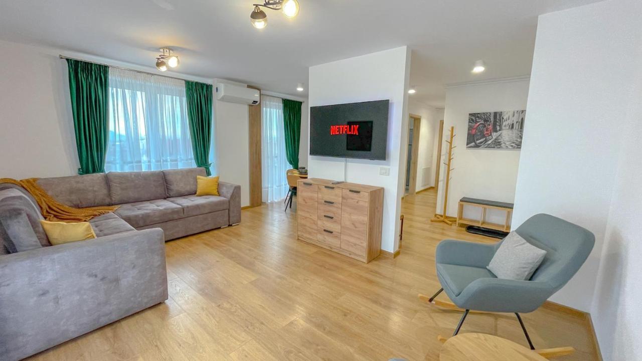Dreamview Apartment With Private Parking Brasov Exterior photo