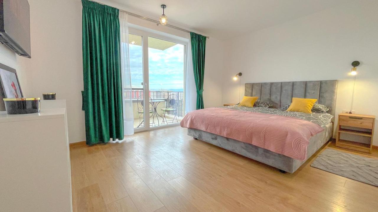 Dreamview Apartment With Private Parking Brasov Exterior photo